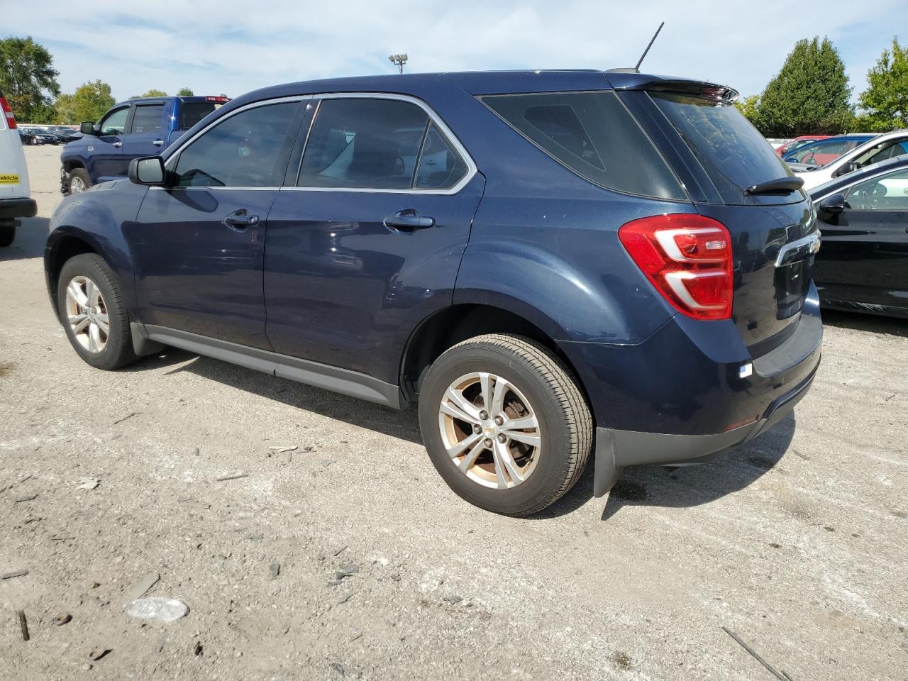 2016 Chevrolet Equinox Ls - Фото 2
