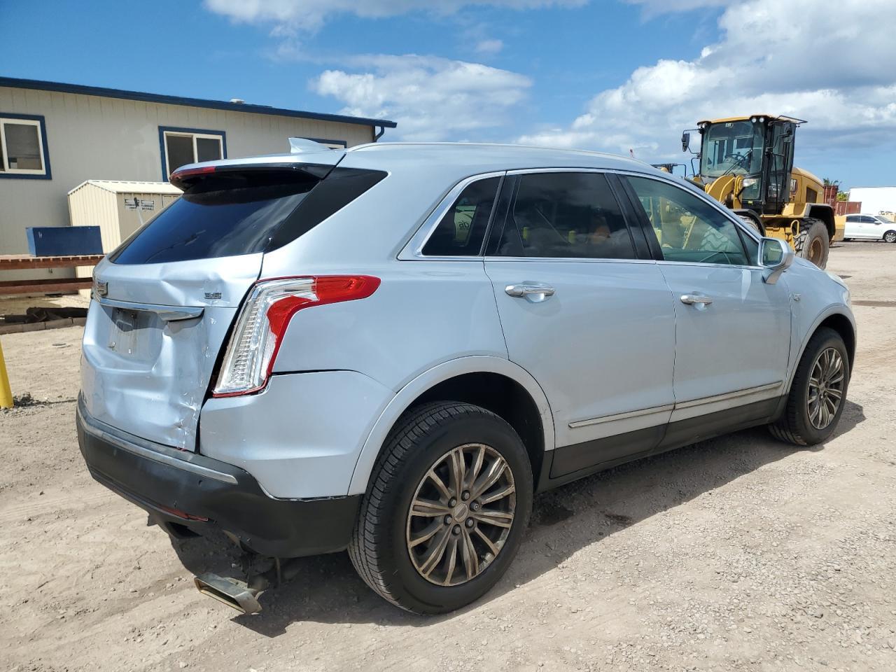 2017 Cadillac Xt5 Luxury - Image 3