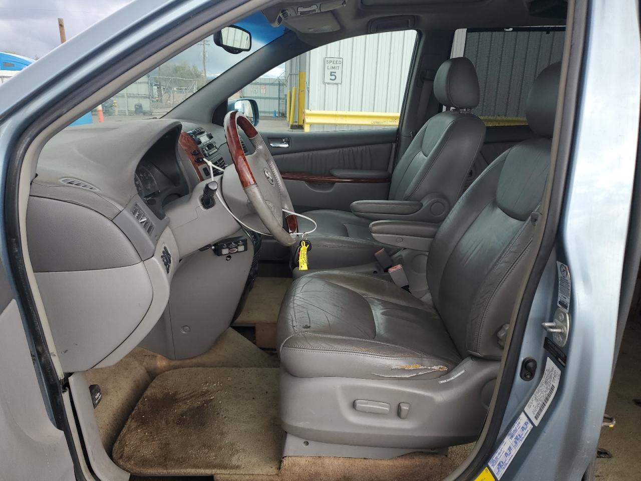 2004 Toyota Sienna Xle - Фото 7