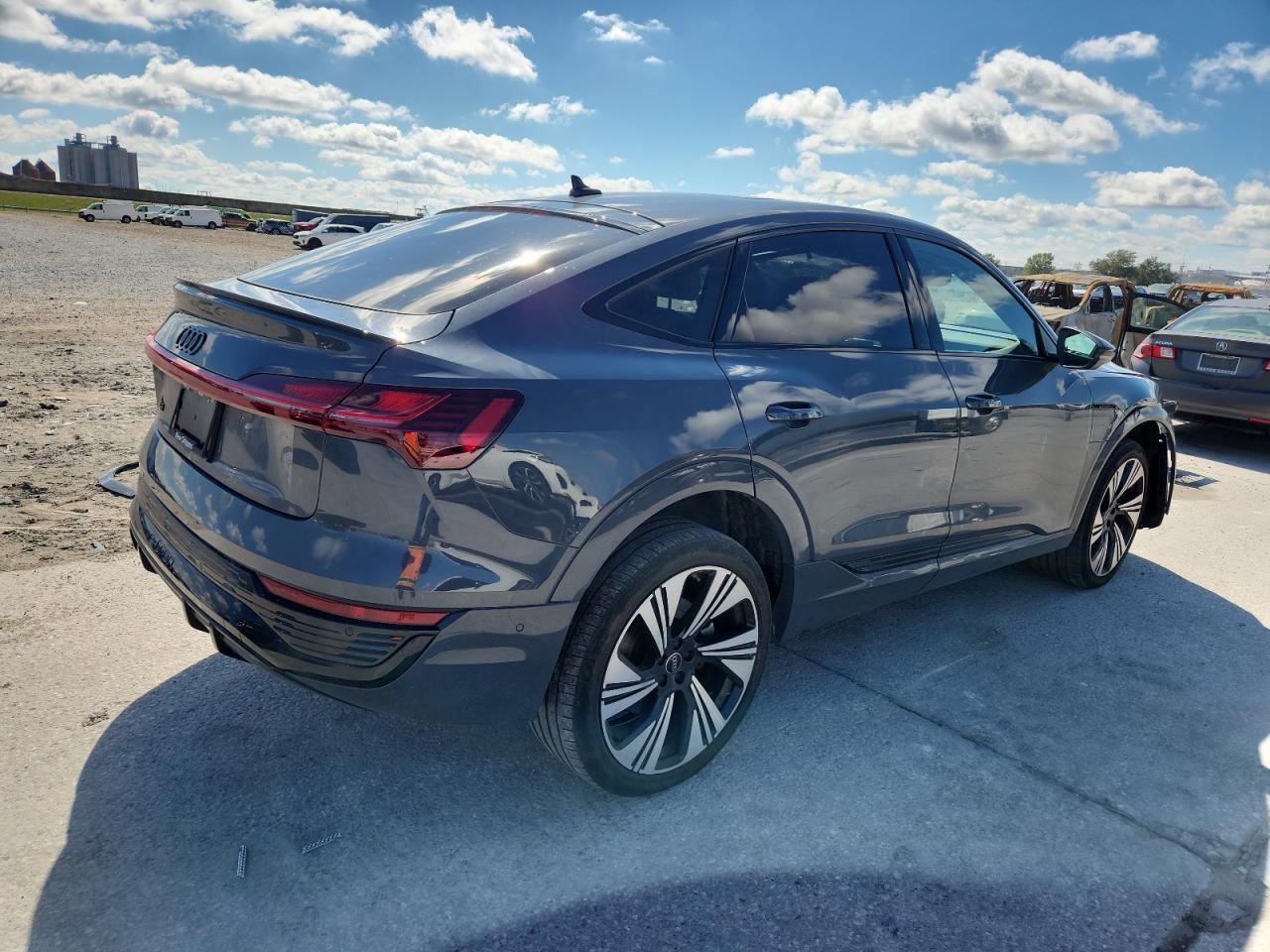 2024 Audi Q8 E-Tron Sportback Prestige - Фото 3