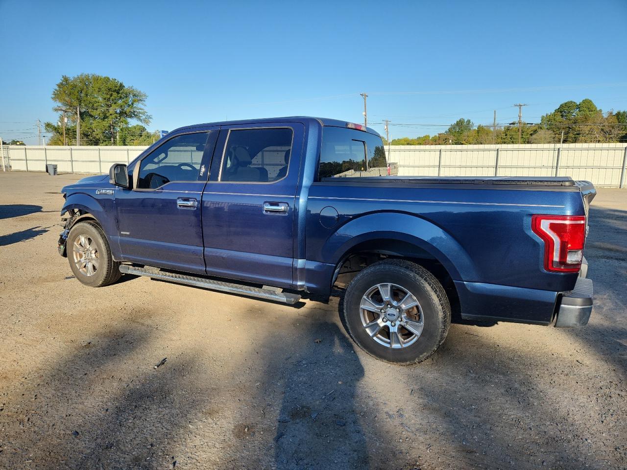 2015 Ford F150 Supercrew - Фото 2