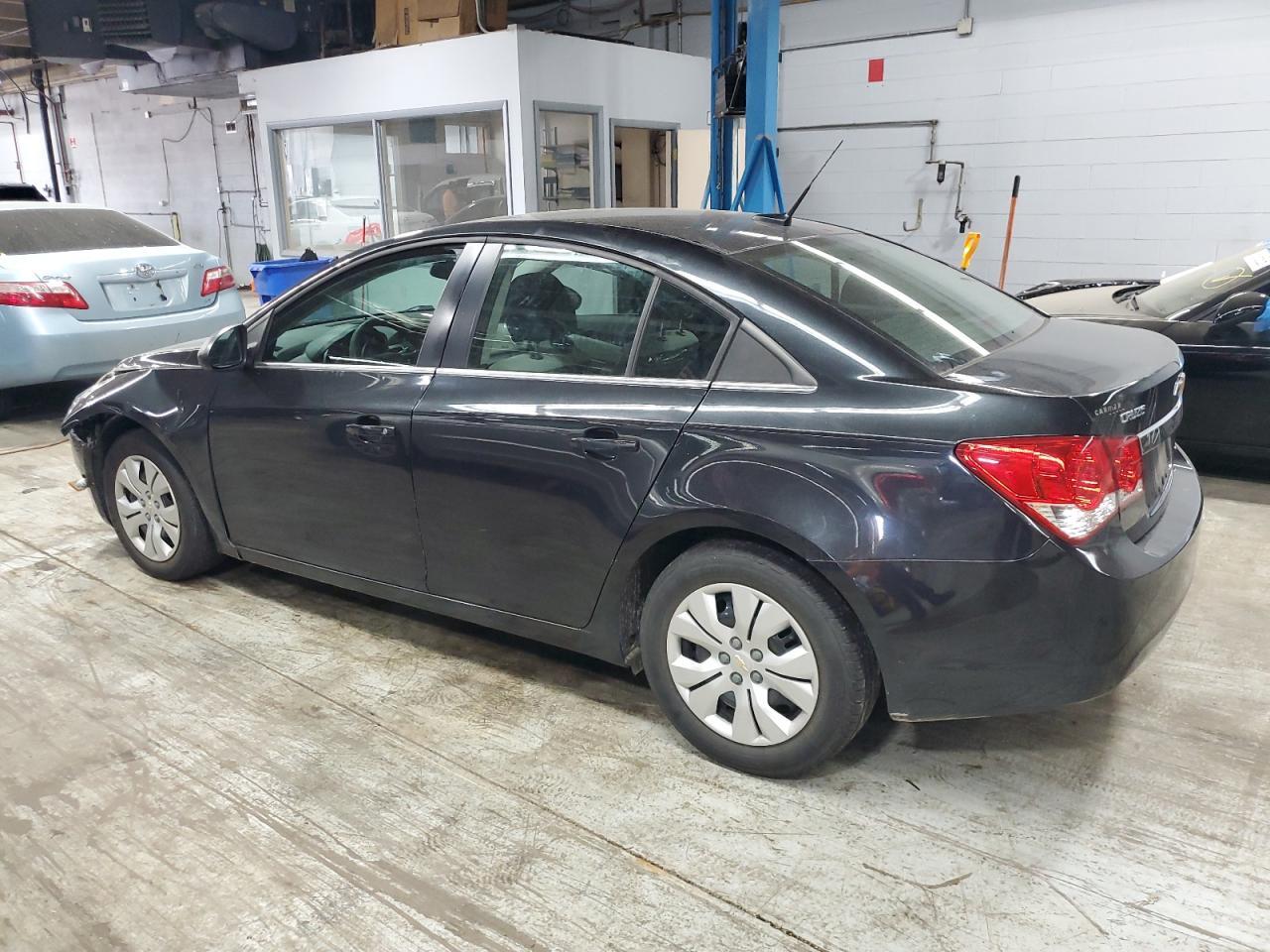 2012 Chevrolet Cruze Ls - Фото 2