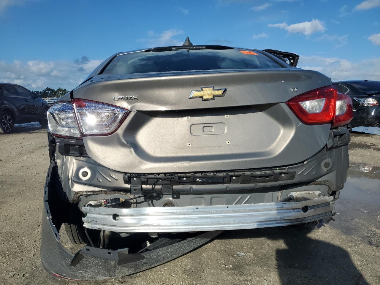 2018 Chevrolet Cruze Lt - Image 6