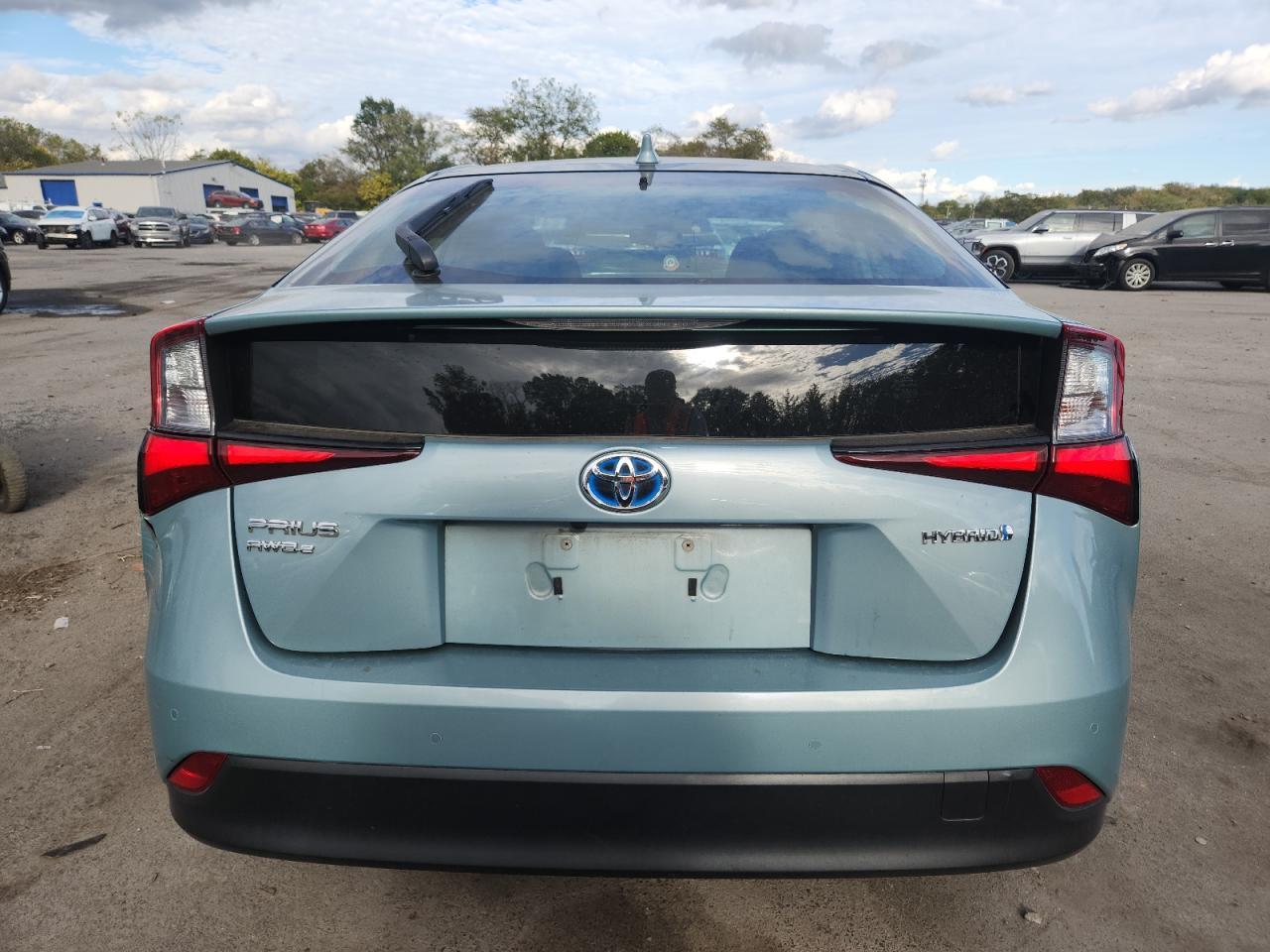 2021 Toyota Prius Le - Фото 6