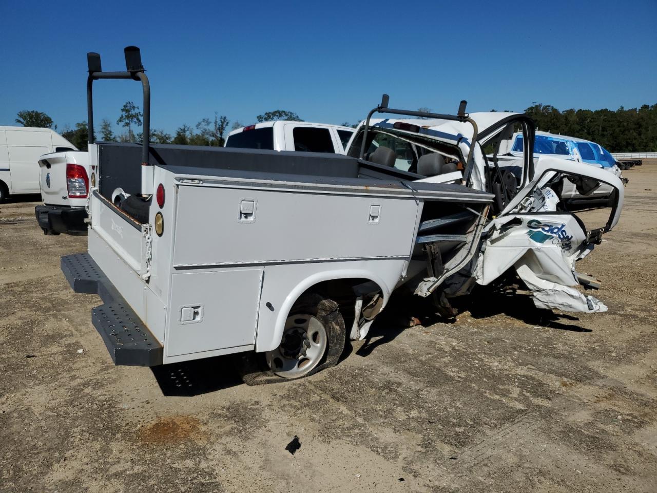 2003 Chevrolet Silverado C2500 - Image 3