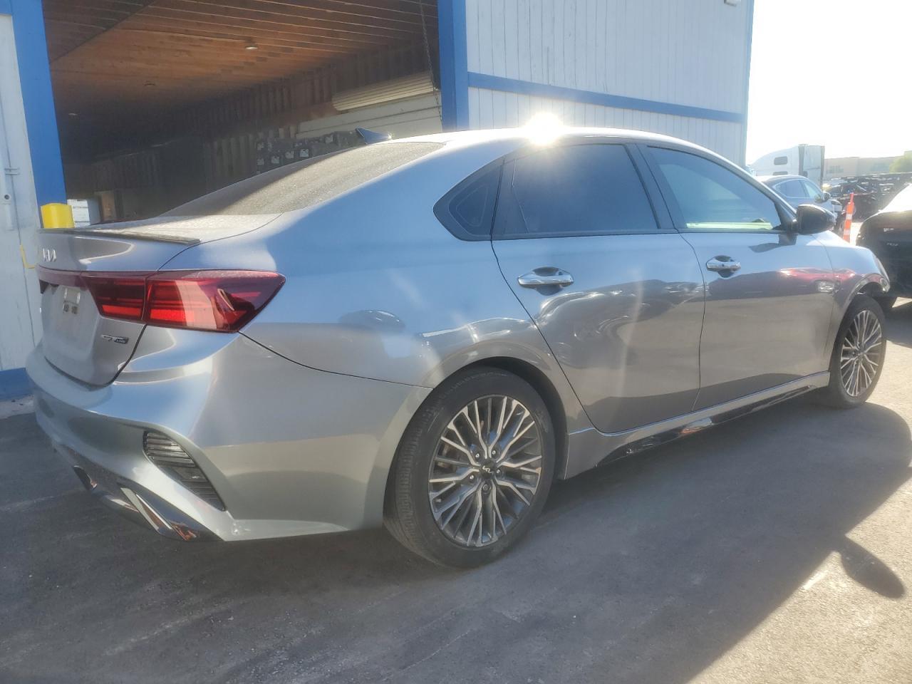 2024 Kia Forte Gt Line - Image 3