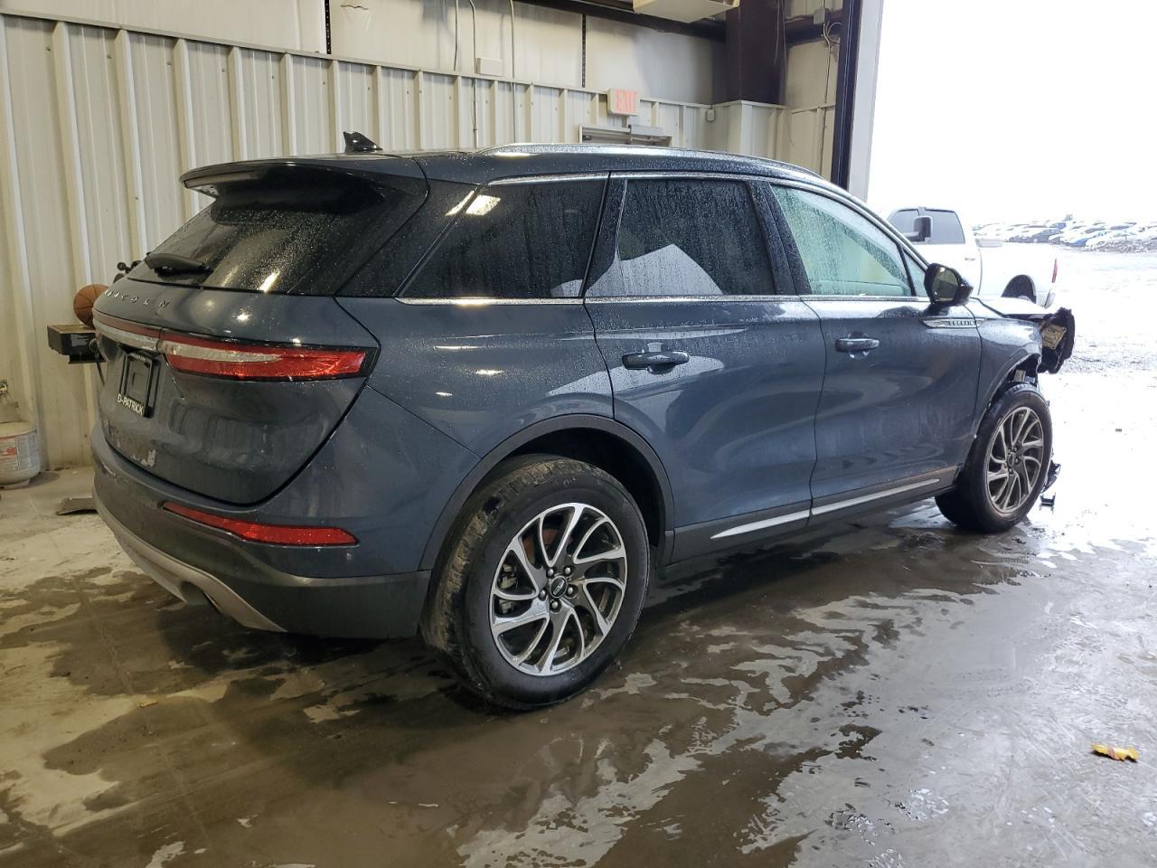 2022 Lincoln Corsair - Фото 3