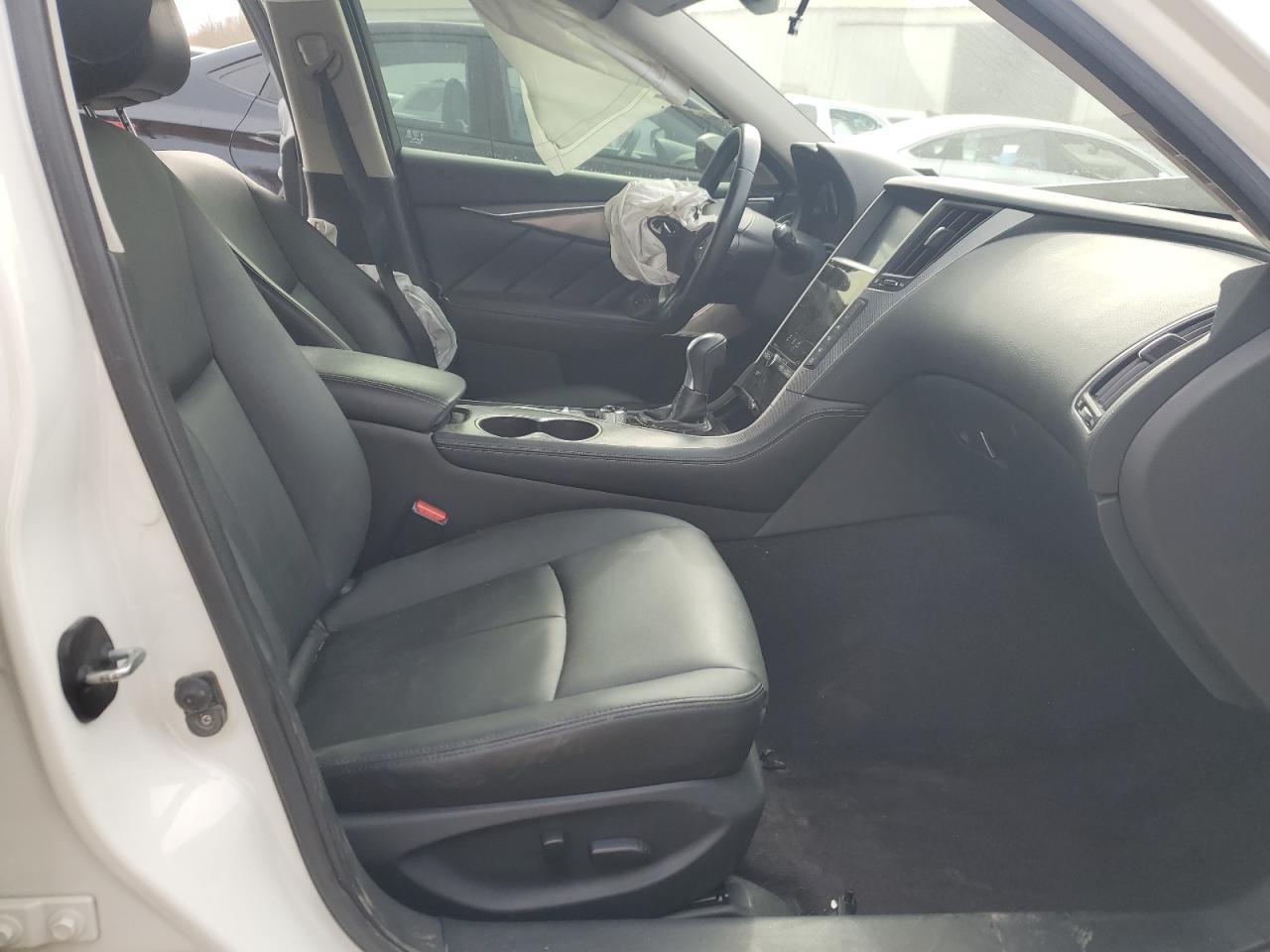 2017 Infiniti Q50 Premium - Image 7