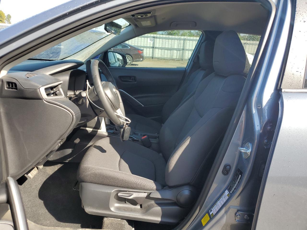 2025 Toyota Corolla Cross Le - Image 7