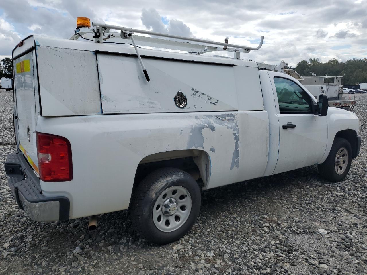 2013 Chevrolet Silverado C1500 - Image 3