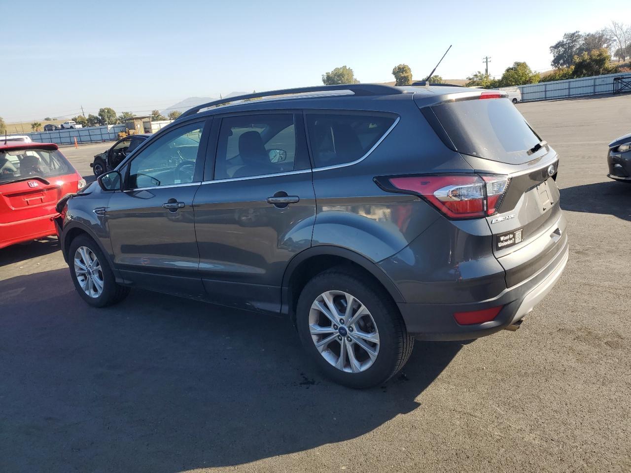 2018 Ford Escape Se - Фото 2