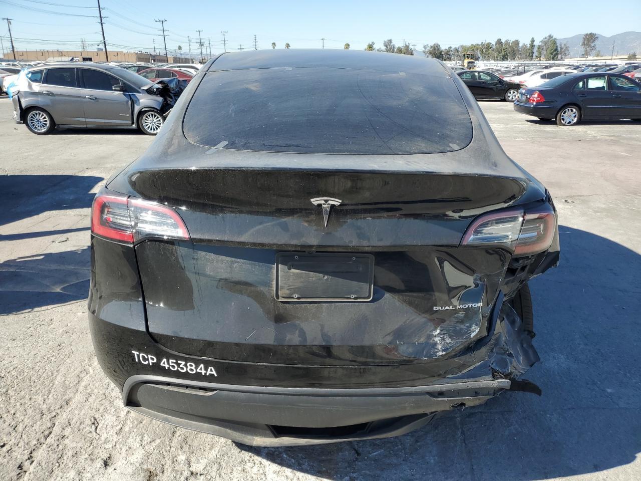 2024 Tesla Y - Фото 6