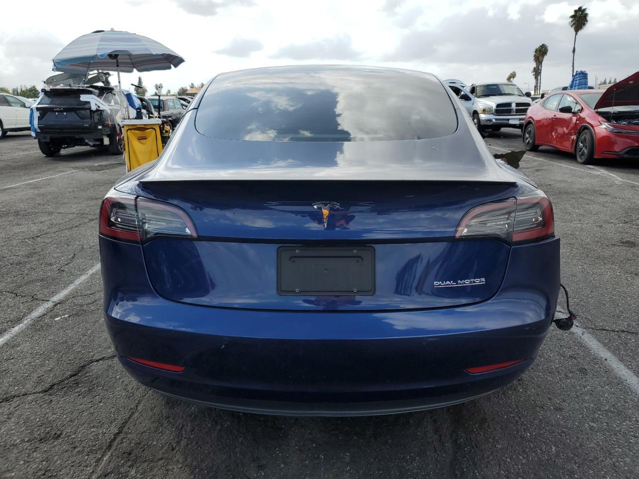 2022 Tesla Model 3 - Фото 6