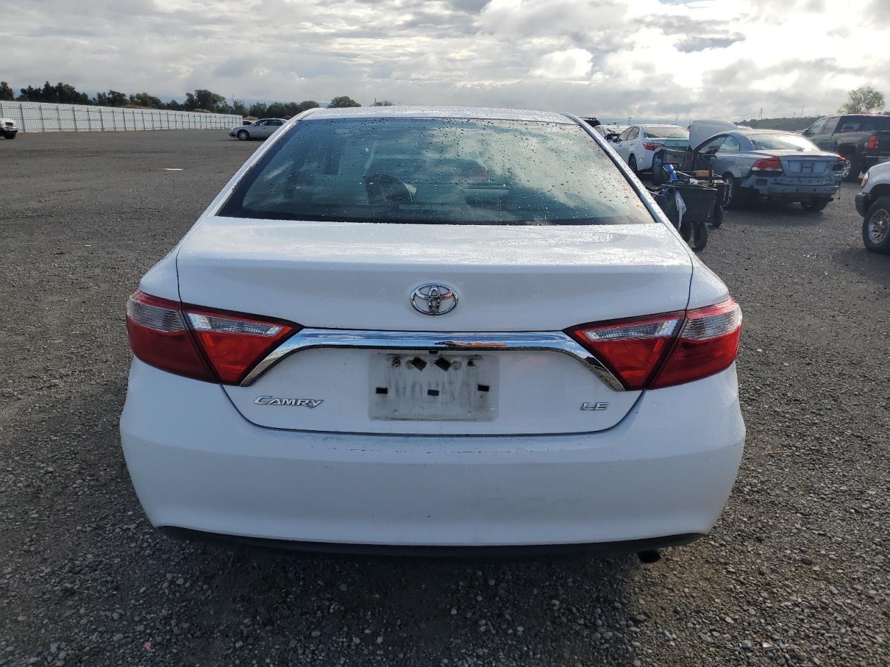 2015 Toyota Camry Le - Фото 6
