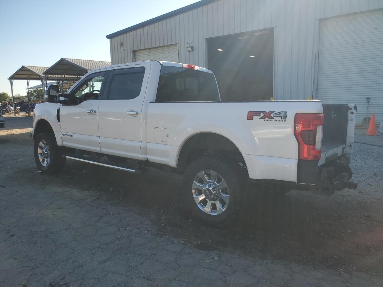 2019 Ford F350 Super Duty - Фото 2