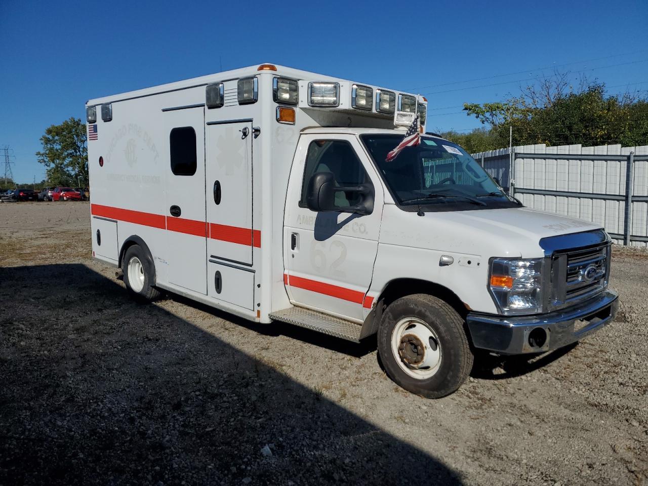 2016 Ford Econoline E450 Super Duty Cutaway Van - Фото 4