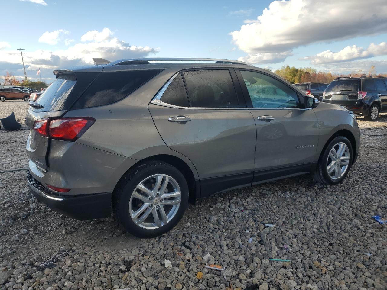 2019 Chevrolet Equinox Premier - Image 3