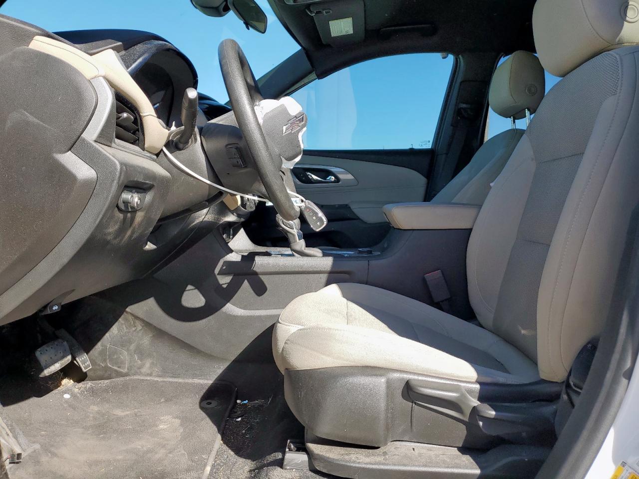 2022 Chevrolet Traverse Ls - Фото 7