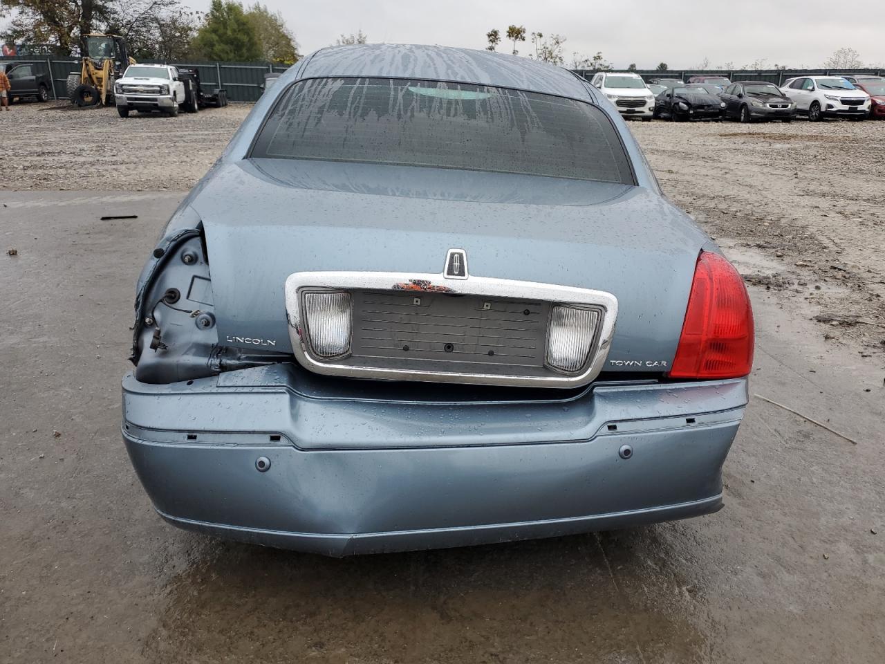 2003 Lincoln Town Car Signature - Фото 6