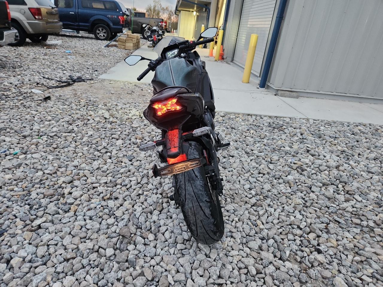 2025 Kawasaki Ex650 P - Фото 4