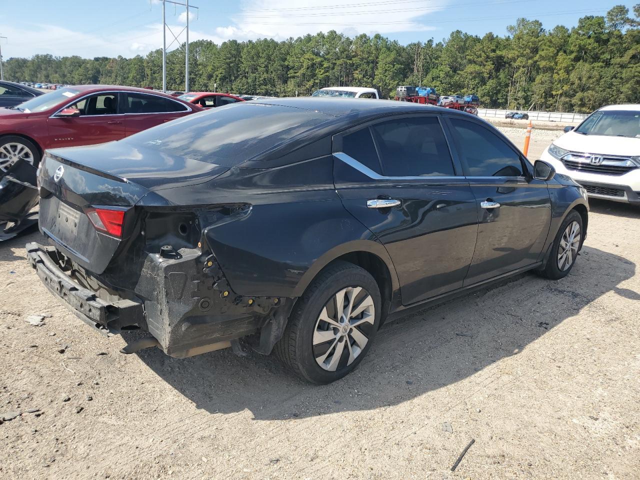 2021 Nissan Altima S - Фото 3