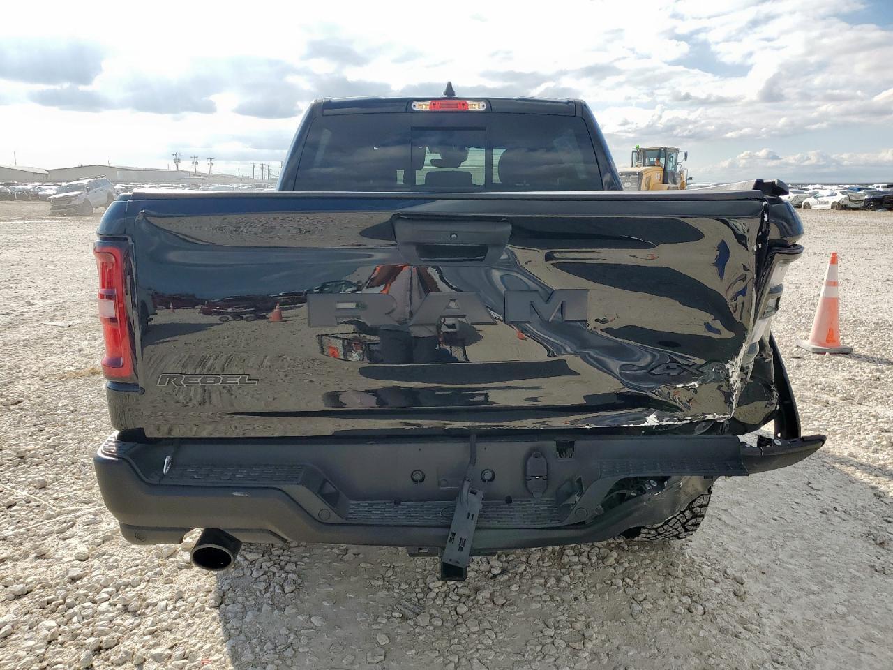 2025 Ram 1500 Rebel - Фото 6