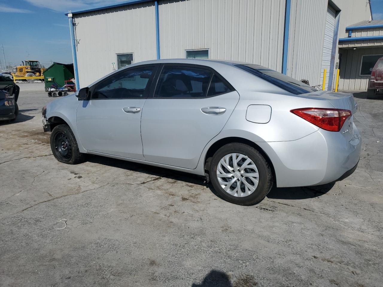 2017 Toyota Corolla L - Фото 2