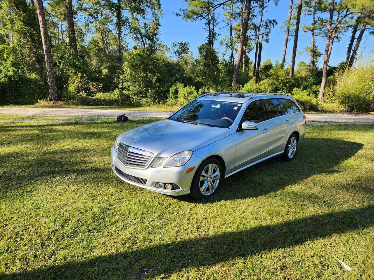 2011 Mercedes-Benz E 350 4Matic Wagon - Фото 2
