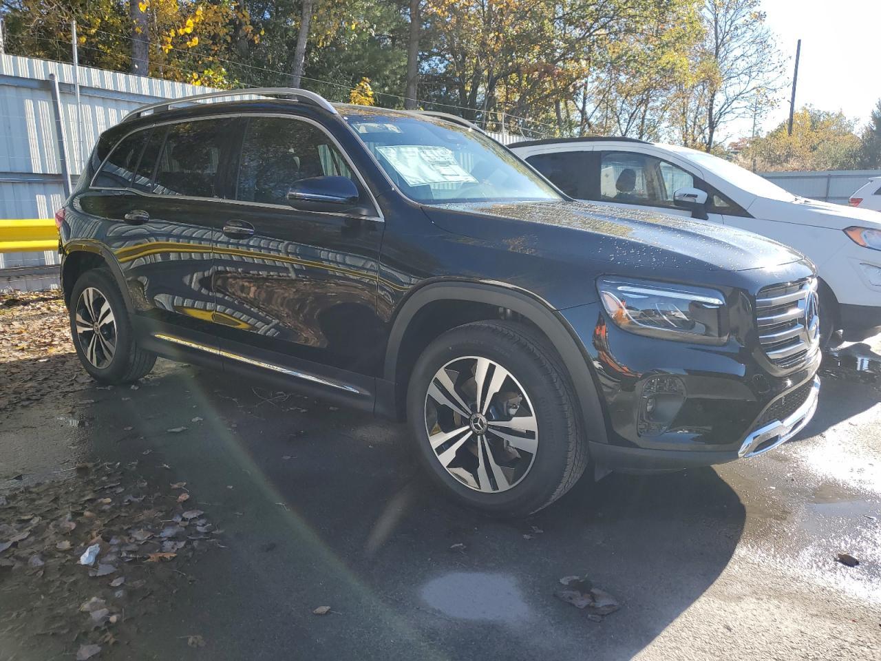 2025 Mercedes-Benz Glb 250 4Matic - Image 4