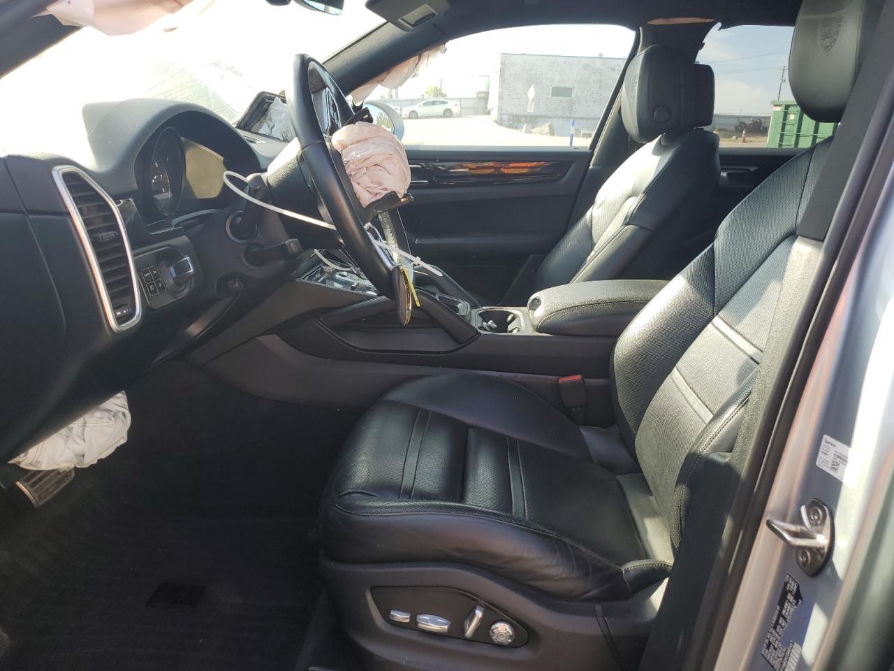 2019 Porsche Cayenne S - Фото 7