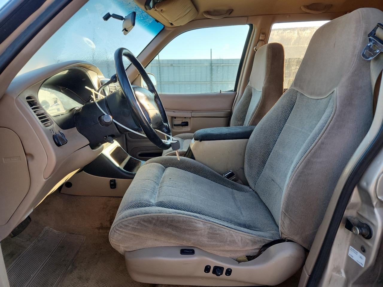 1997 Ford Explorer - Фото 7