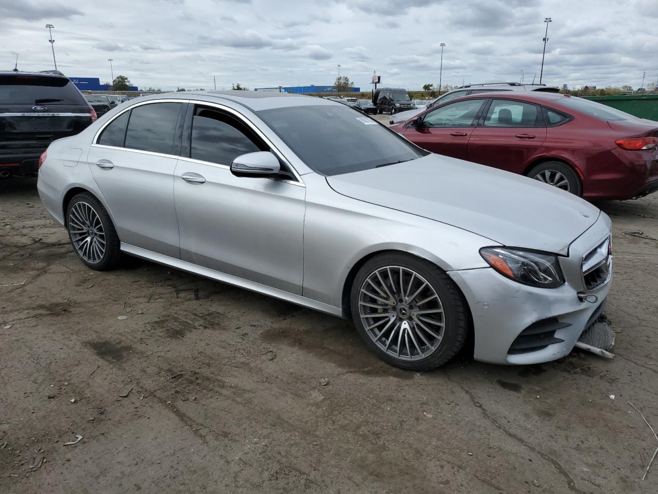 2018 Mercedes-Benz E 300 4Matic - Фото 4