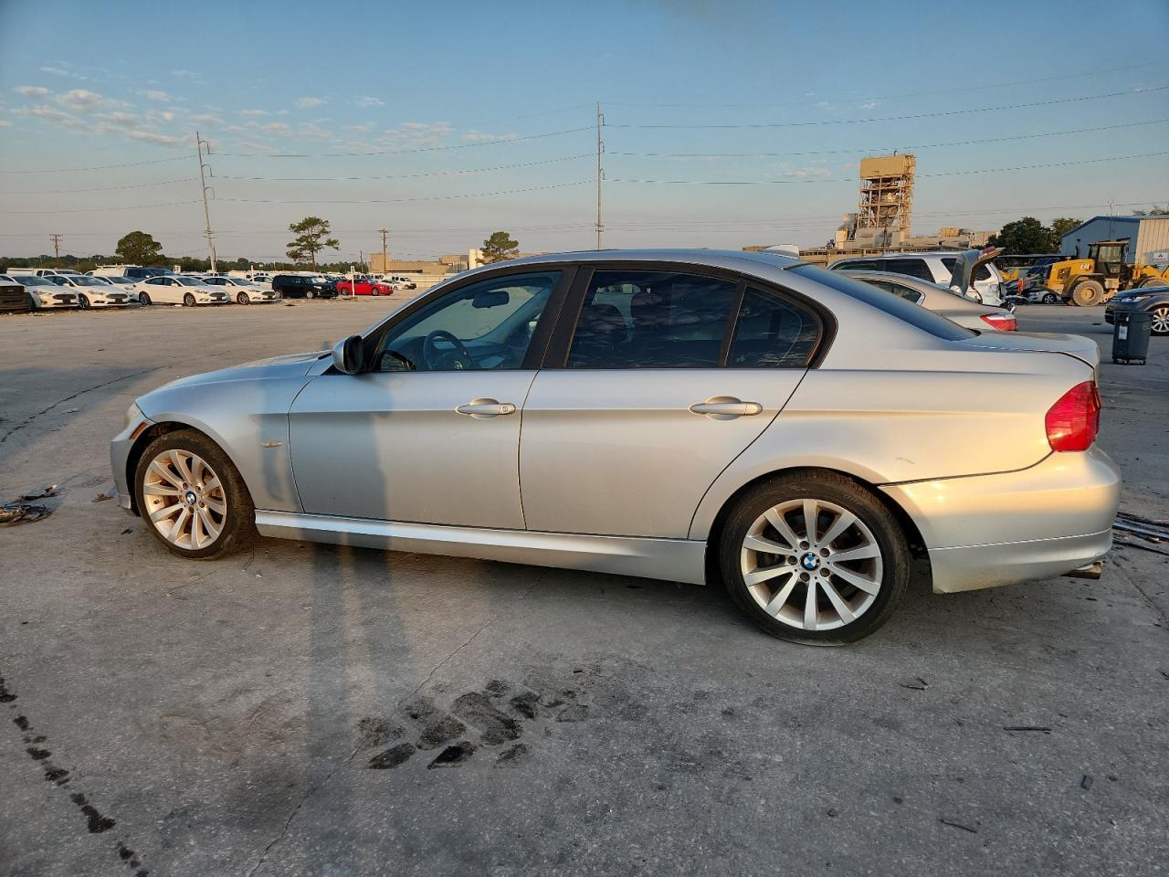 2011 BMW 328 I - Фото 2