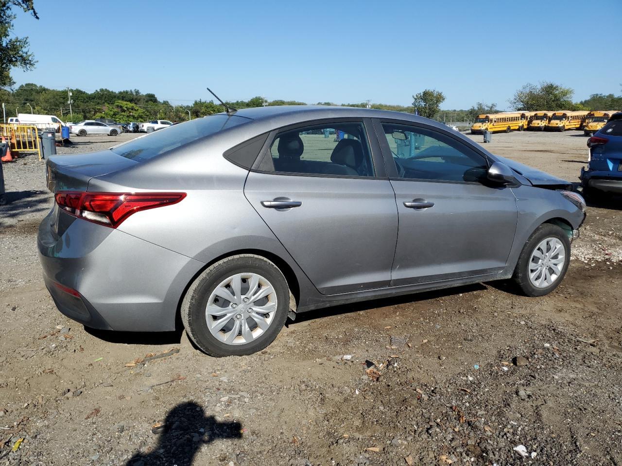 2022 Hyundai Accent Se - Фото 3