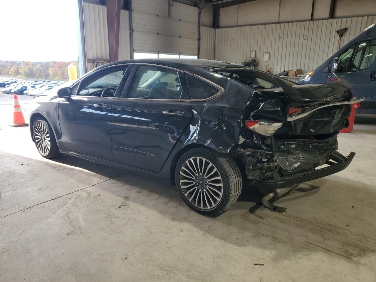 2018 Ford Fusion Titanium/Platinum - Фото 2