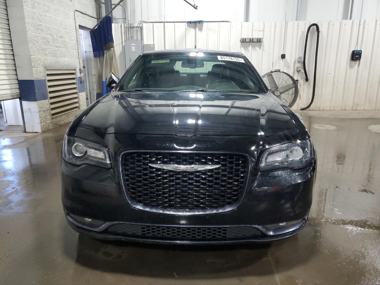 2017 Chrysler 300 S - Фото 5