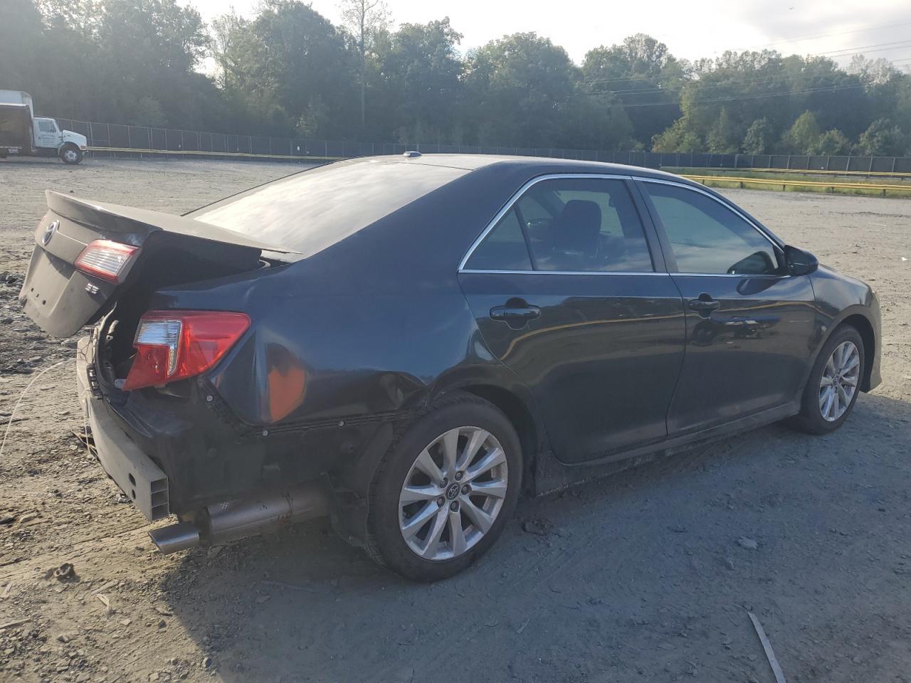 2013 Toyota Camry L - Фото 3