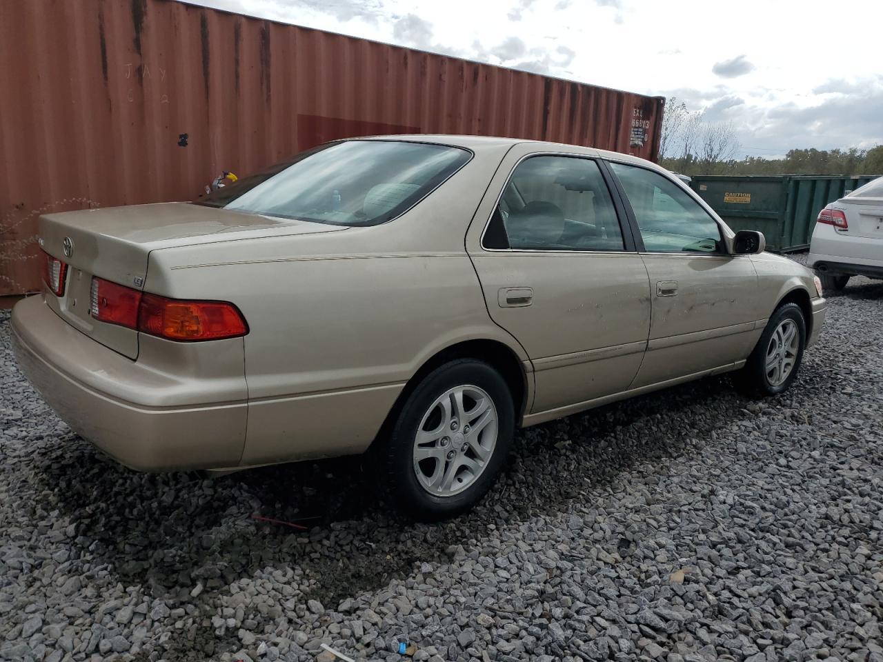 2000 Toyota Camry Le - Image 3