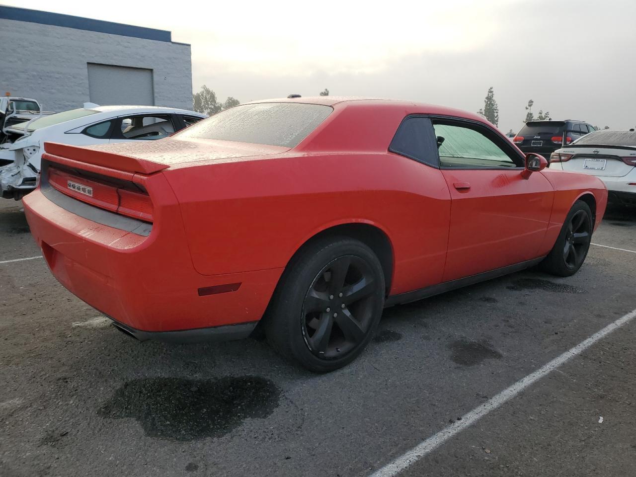 2014 Dodge Challenger Sxt - Image 3
