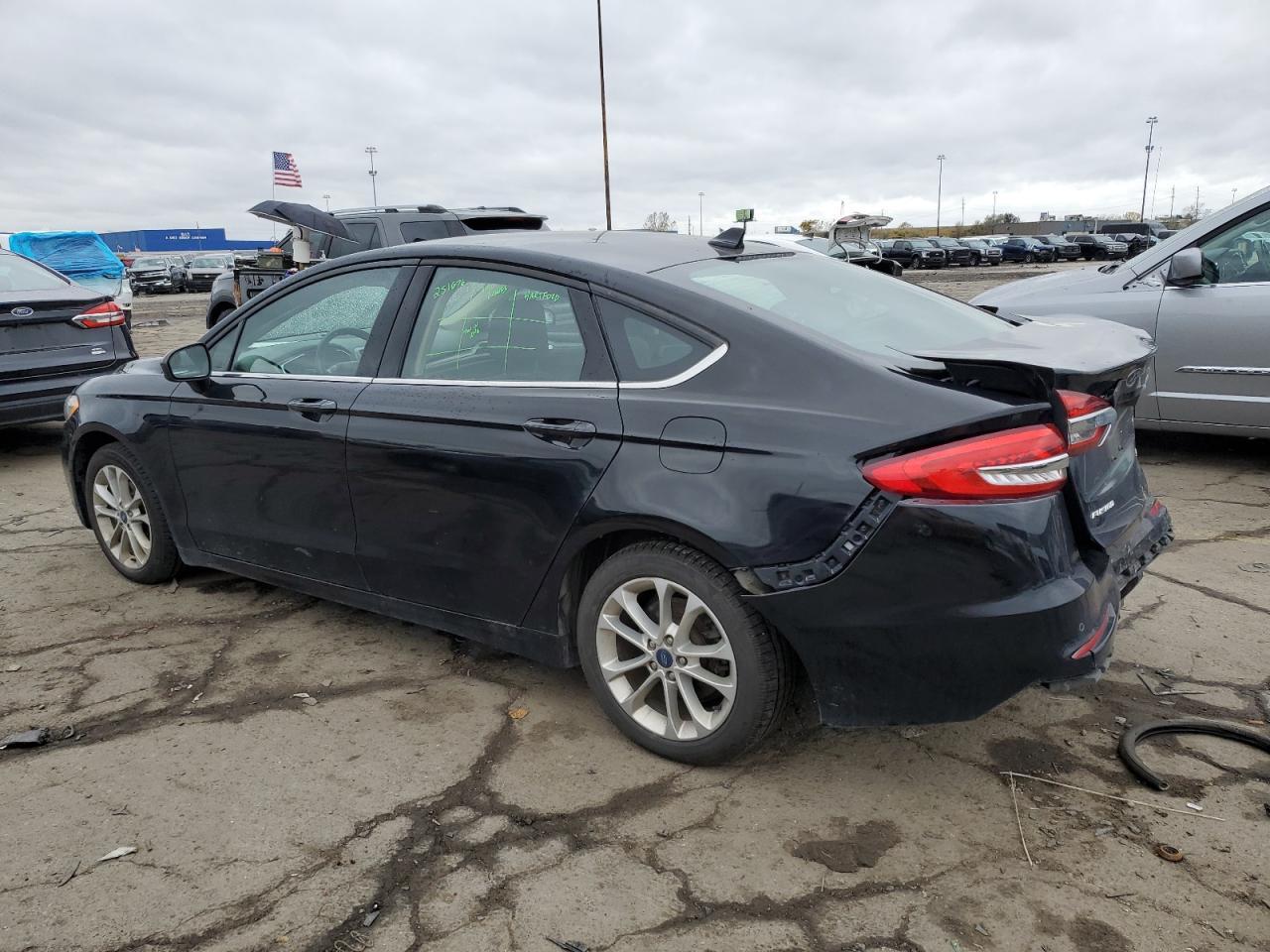 2020 Ford Fusion Se - Фото 2