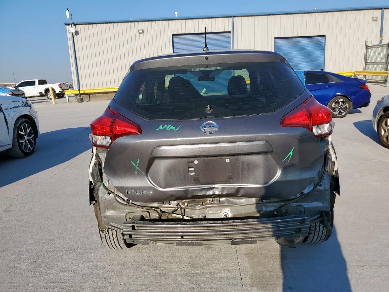 2020 Nissan Kicks S - Фото 6