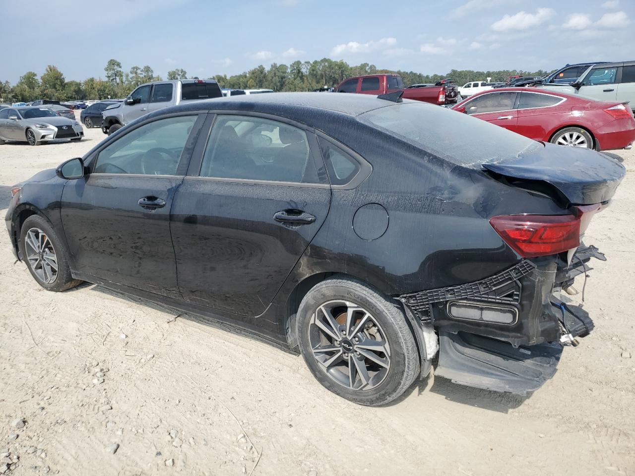 2023 Kia Forte Lx - Image 2