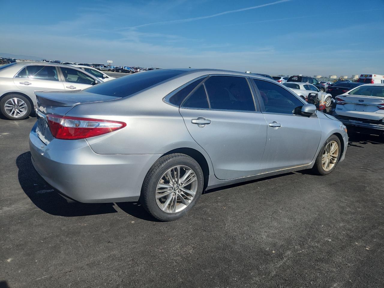2016 Toyota Camry Le - Image 3