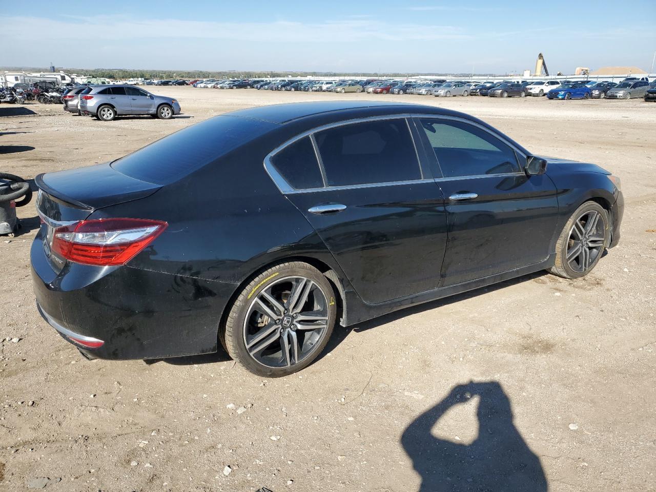 2016 Honda Accord Sport - Image 3