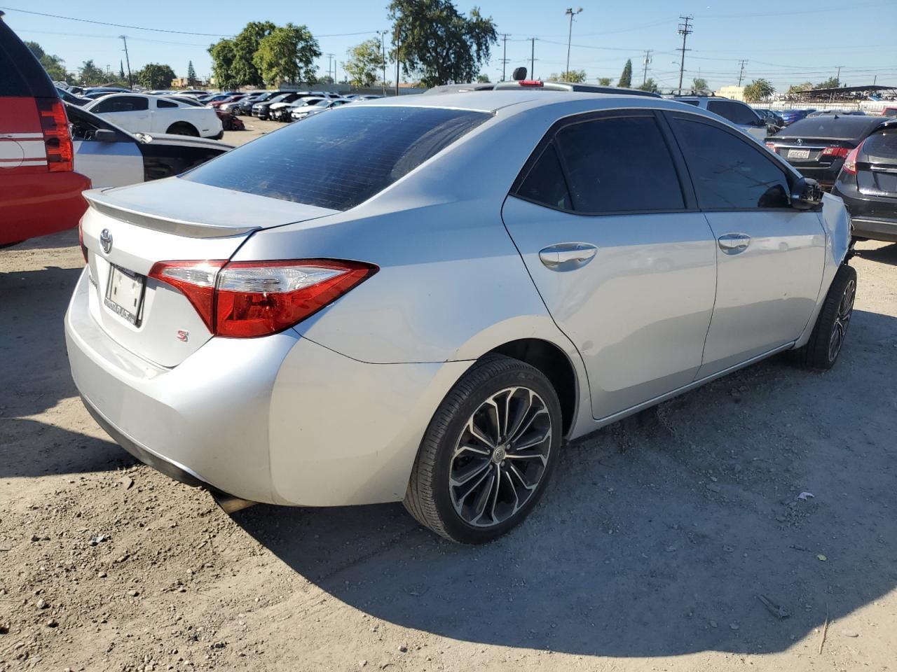 2015 Toyota Corolla L - Фото 3