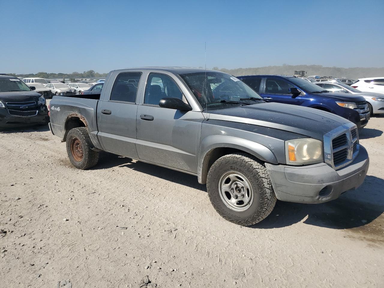 2007 Dodge Dakota Quad - Image 4