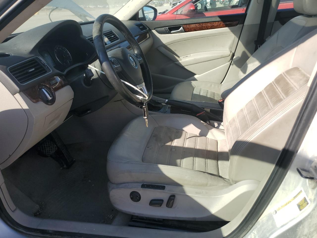 2012 Volkswagen Passat Sel - Фото 7