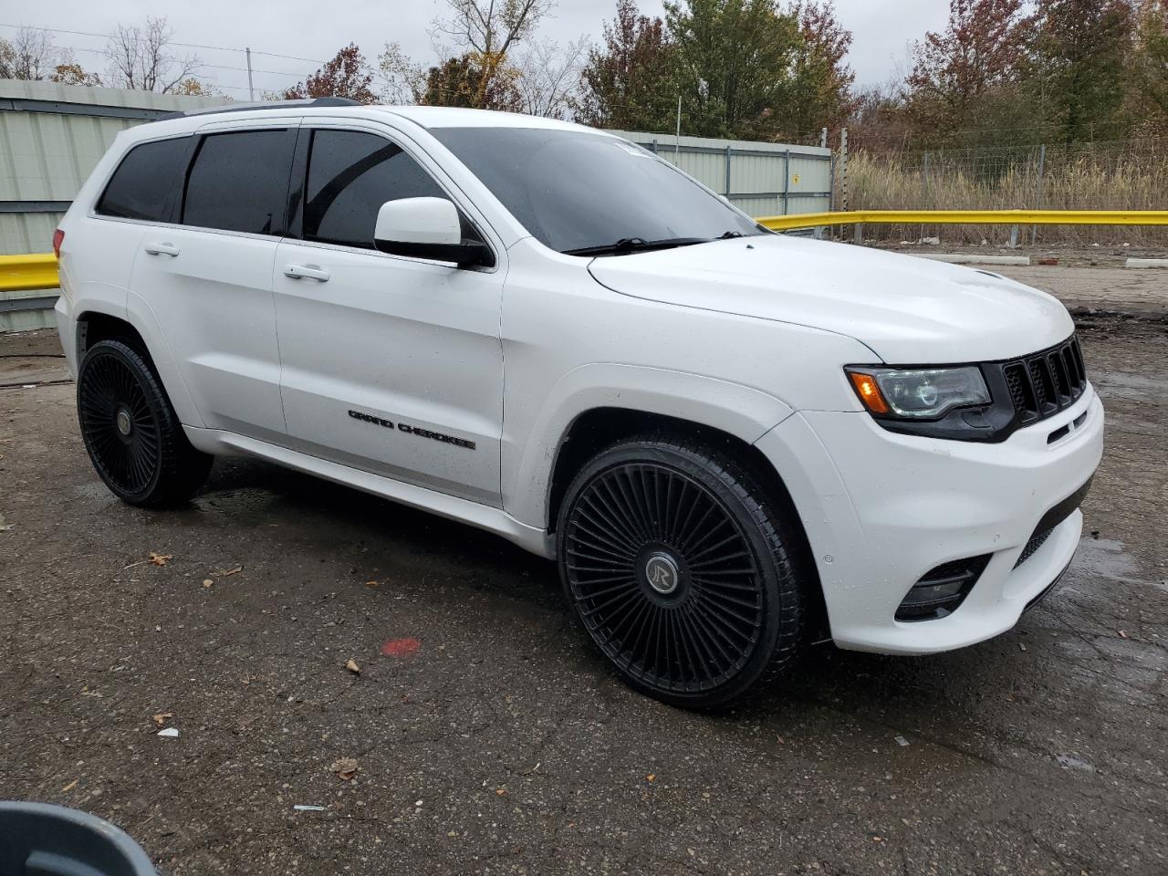 2018 Jeep Grand Cherokee Laredo - Image 4