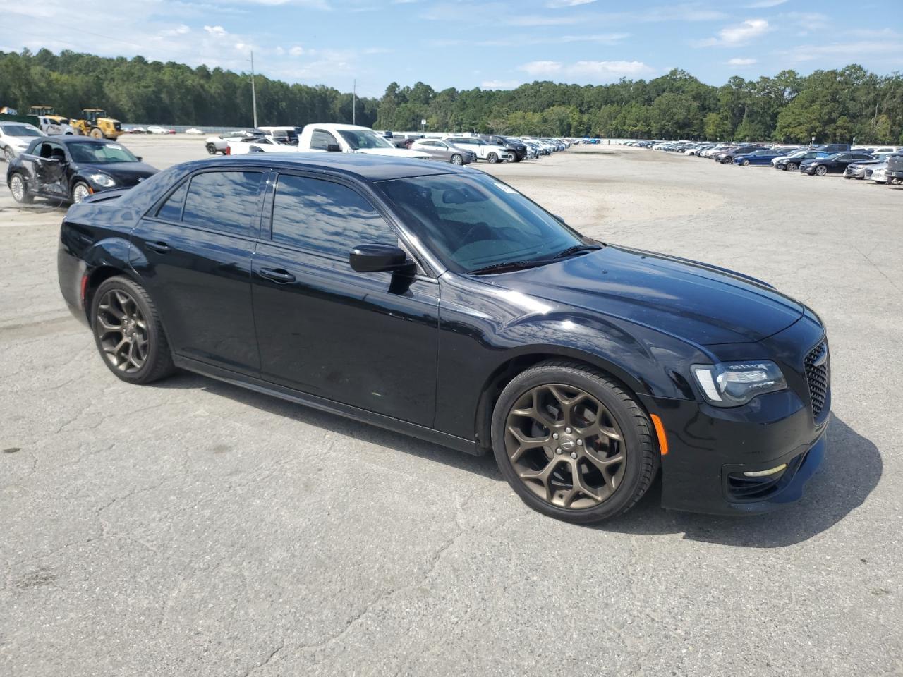 2017 Chrysler 300 S - Фото 4