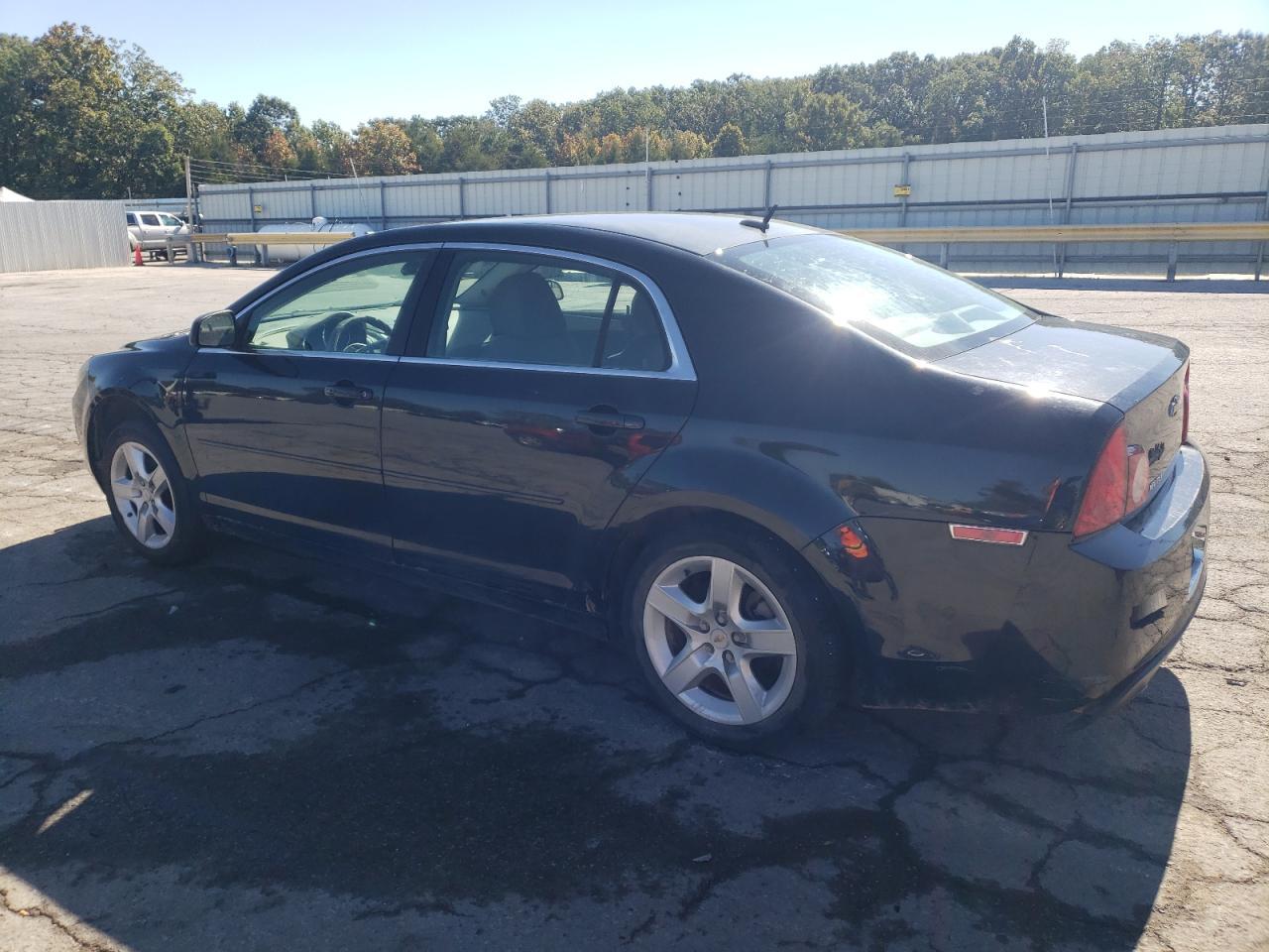 2010 Chevrolet Malibu Ls - Фото 2